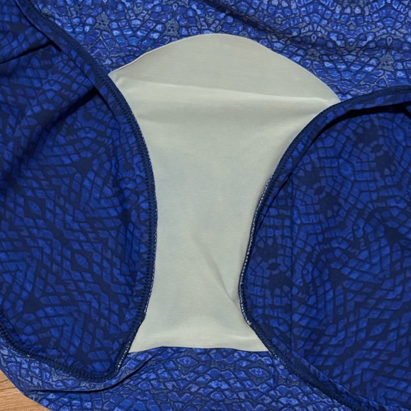 Lands End One Piece Swimsuit SlenderSuit Tummy Control Beachy Coastal Blue 18P - Picture 8 of 8